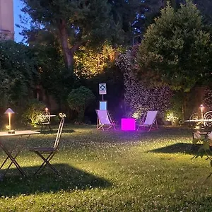 Frühstückspension Riari Garden